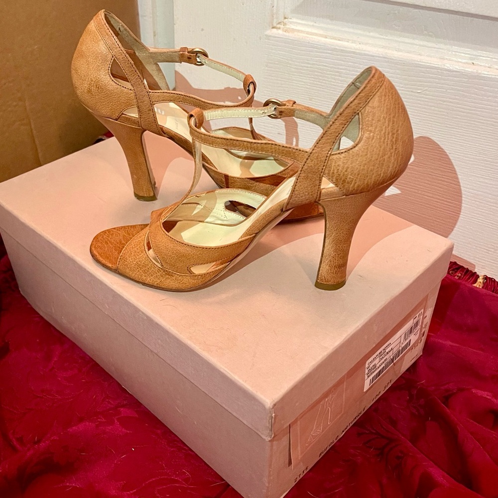 Miu Miu T-Strap, Open Toe, Naturale Leather Shoes - Sz 7.5 - Picture 5 of 11